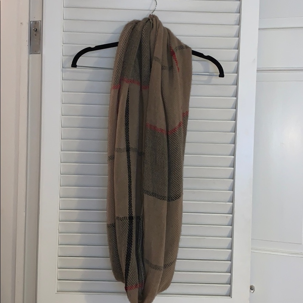 Tight-knit Infinity scarf